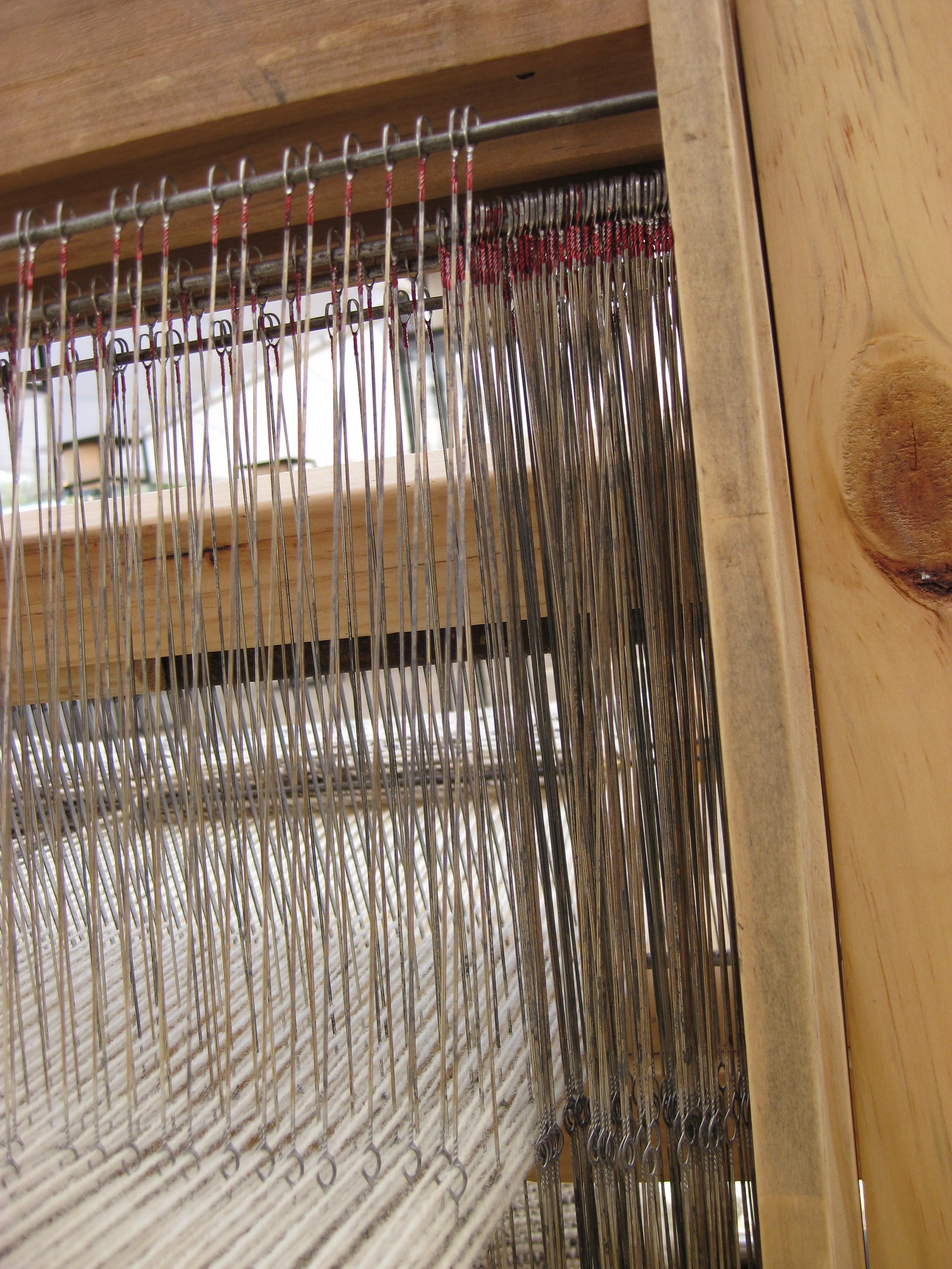 Foot-treadle floor loom for weaving